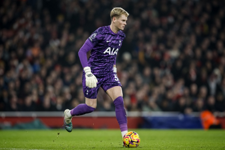 欧博官网-天空体育：西汉姆有意热刺门将金斯基，可能租借球员到本赛季结束