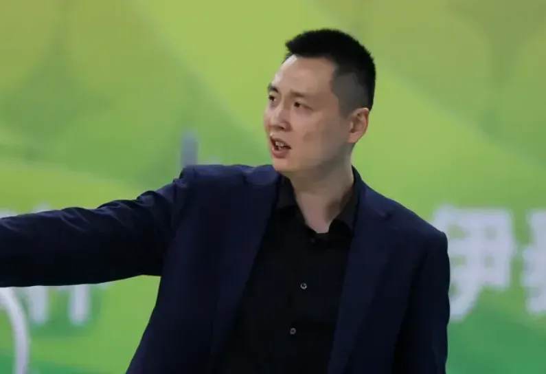 欧博官网-卢伟：偰李永炜场上的组织让今天我们能尝试使用双塔阵容